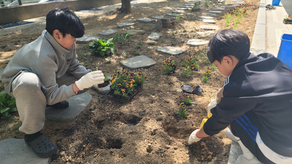 수곡초 산책로 조성1